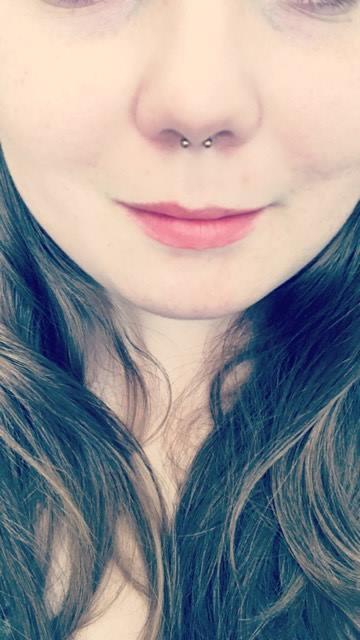 Exploring the Sweet Spot: A Comprehensive Guide to Septum Piercing - Siren Body Jewelry