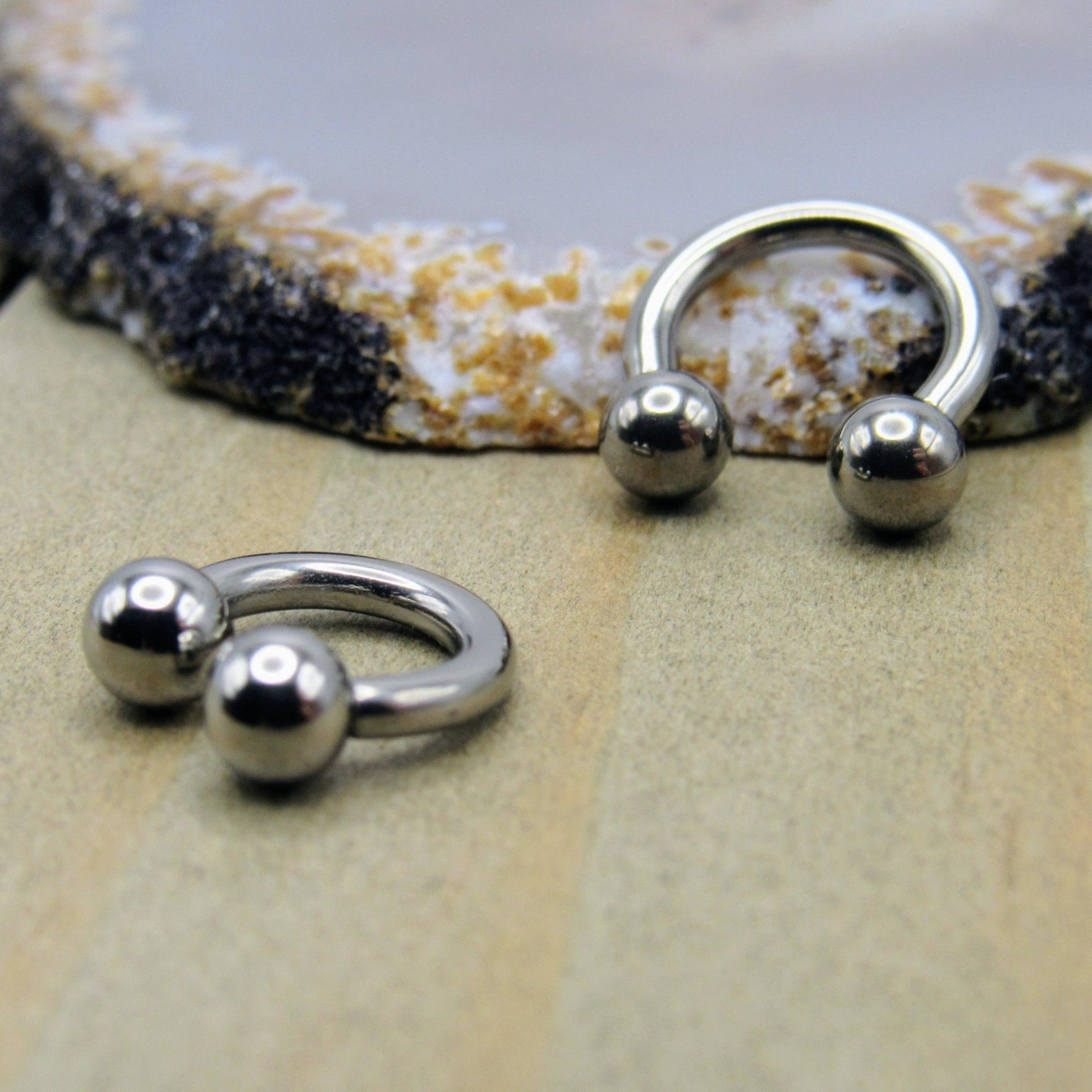 14g Circular barbell ring 1/4"-5/16" internally threaded horseshoe earlobe septum daith piercing hoop earring - Siren Body Jewelry