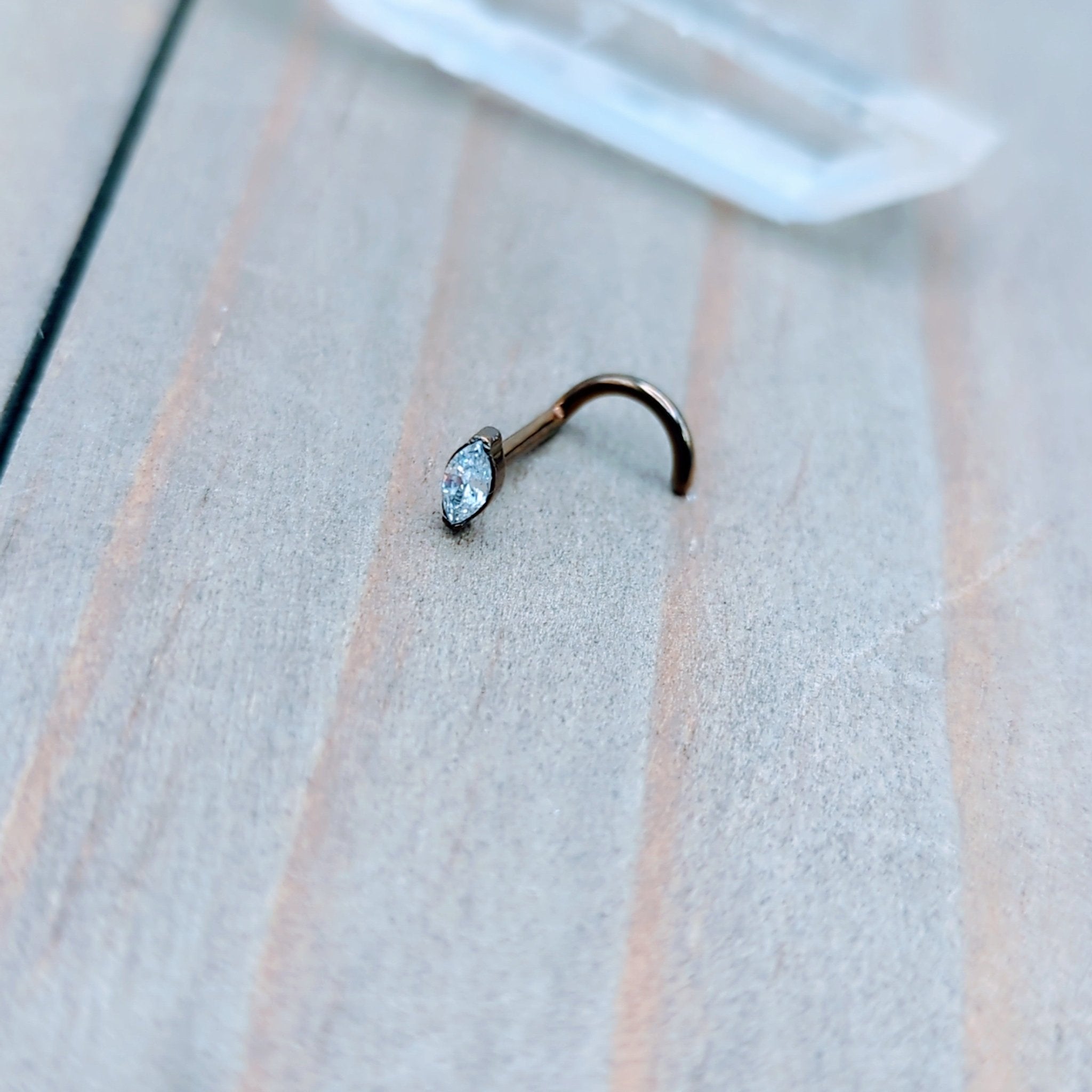 Invisible hot sale nose stud