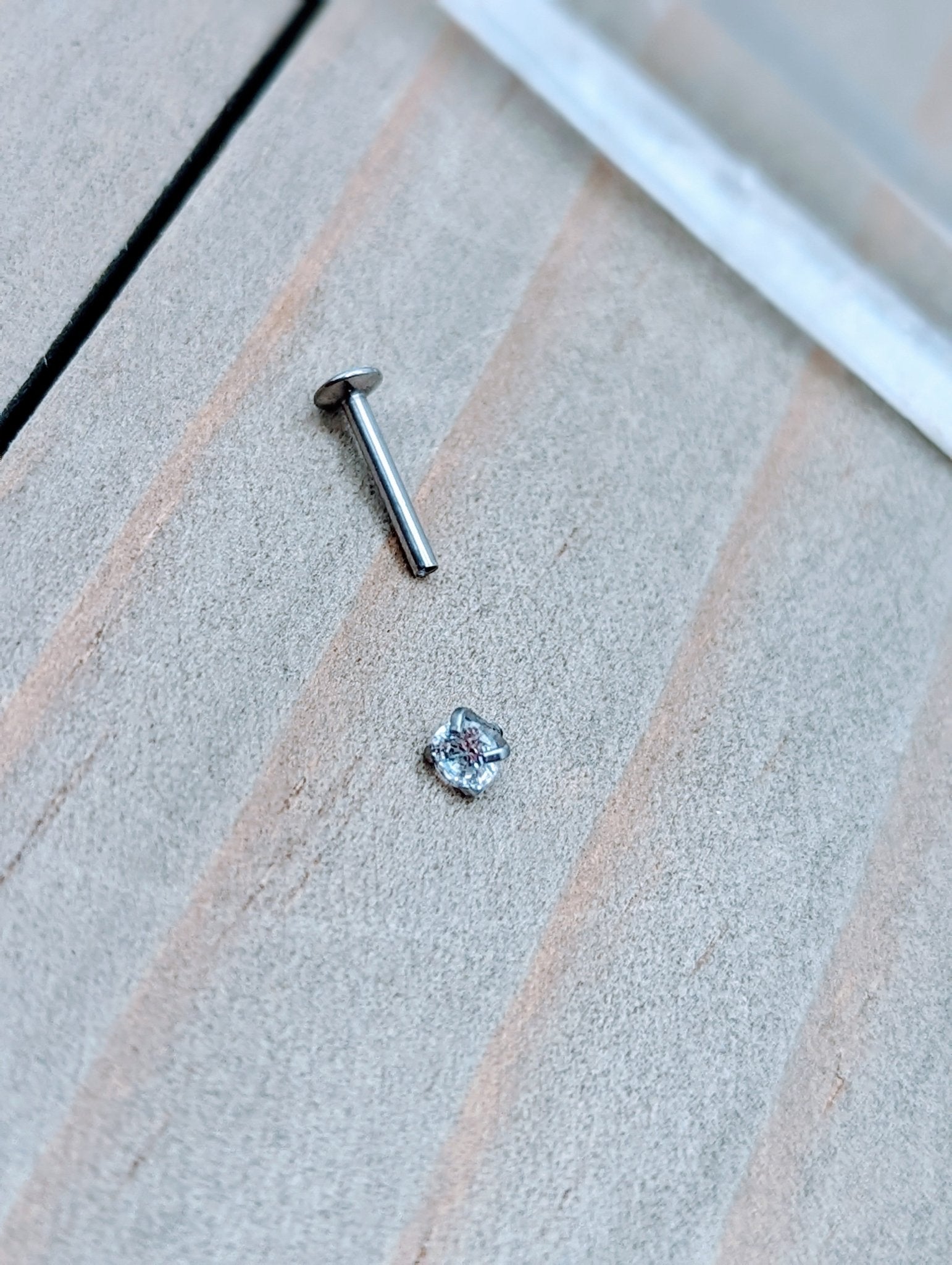 Titanium 3mm Prong Set Premium Gemstone 16g 1/4"-3/8" internally threaded cartilage helix lip piercing labret stud - Siren Body Jewelry