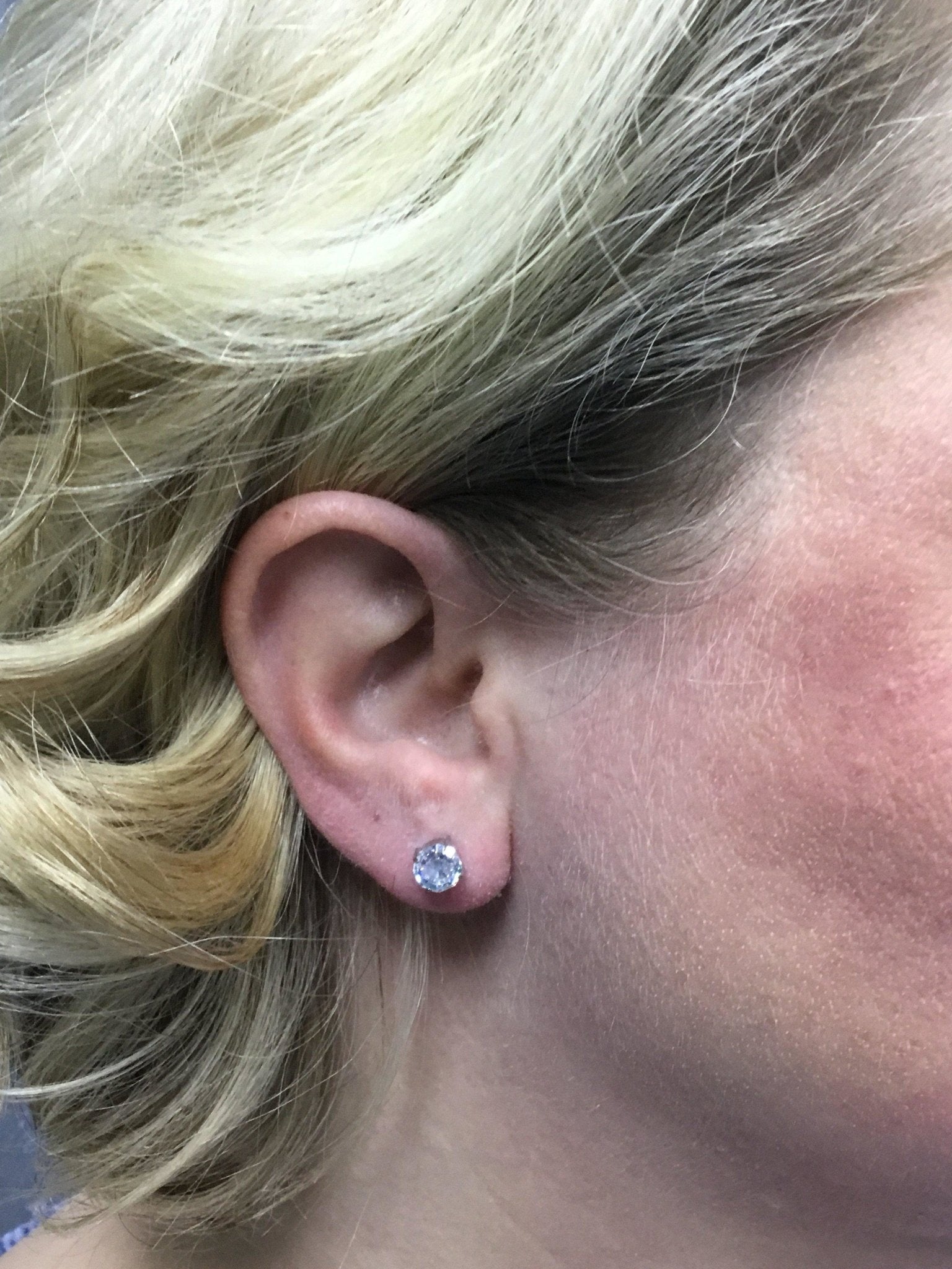 Titanium earring studs 3mm  Swarovski gemstone hypoallergenic ear piercing stud pair pick your anodized color - SirenBodyJewelry